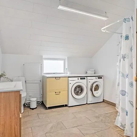 Holiday home Cozy In With Jacuzzi Frorup
