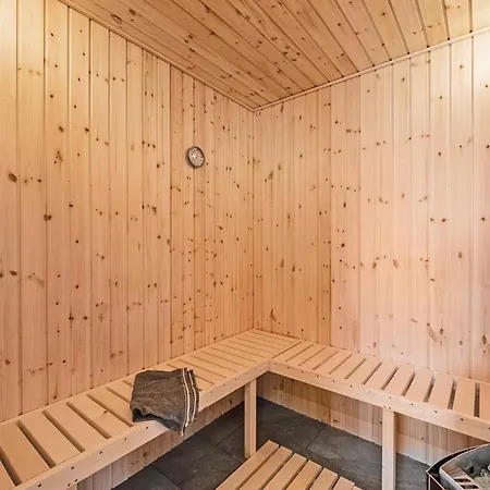 Semesterbostad Cozy In With Jacuzzi
