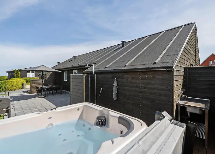 Cozy In With Jacuzzi * Frørup